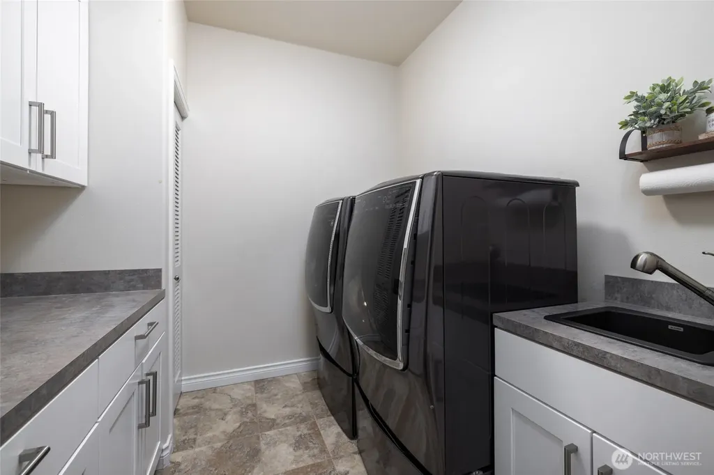13837 Bay View Road Mount Vernon WA 98273