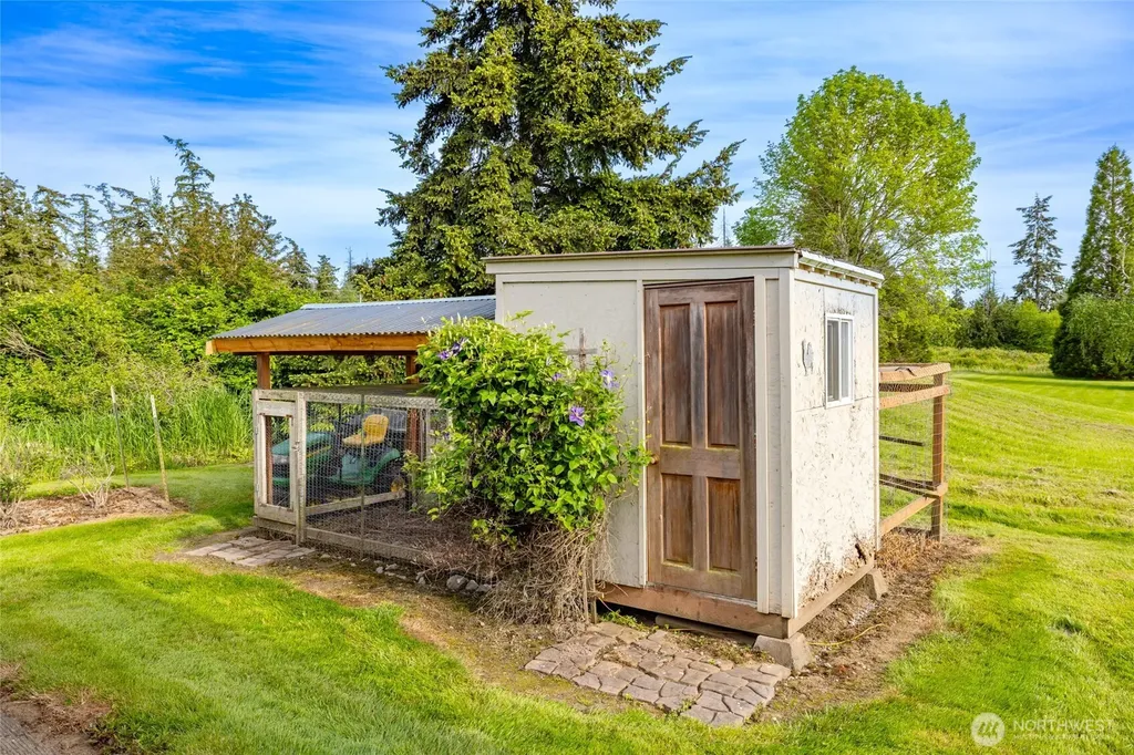 13837 Bay View Road Mount Vernon WA 98273