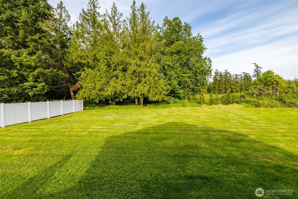 13837 Bay View Road Mount Vernon WA 98273