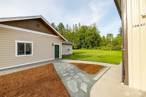 13837 Bay View Road Mount Vernon WA 98273