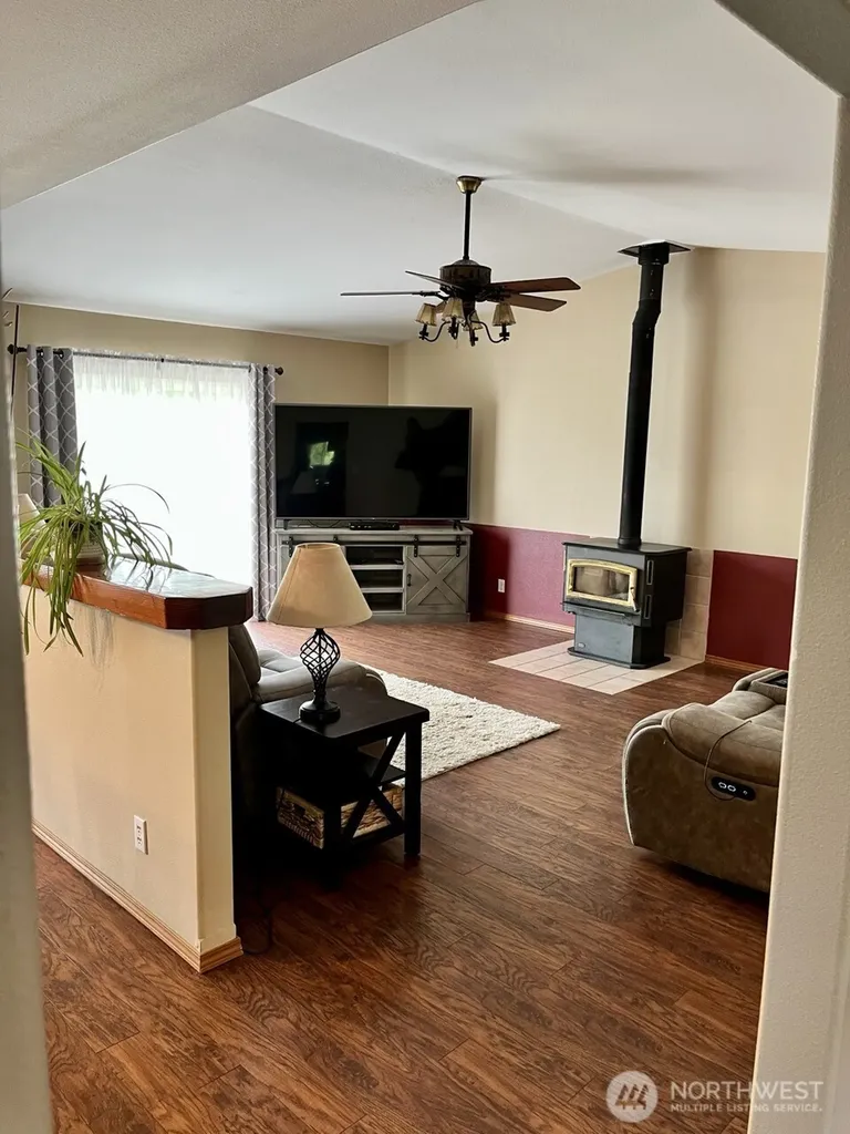 1369 State Route 6 Chehalis WA 98532