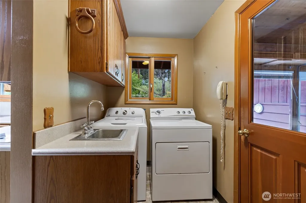 12915 412th St E Eatonville WA 98328