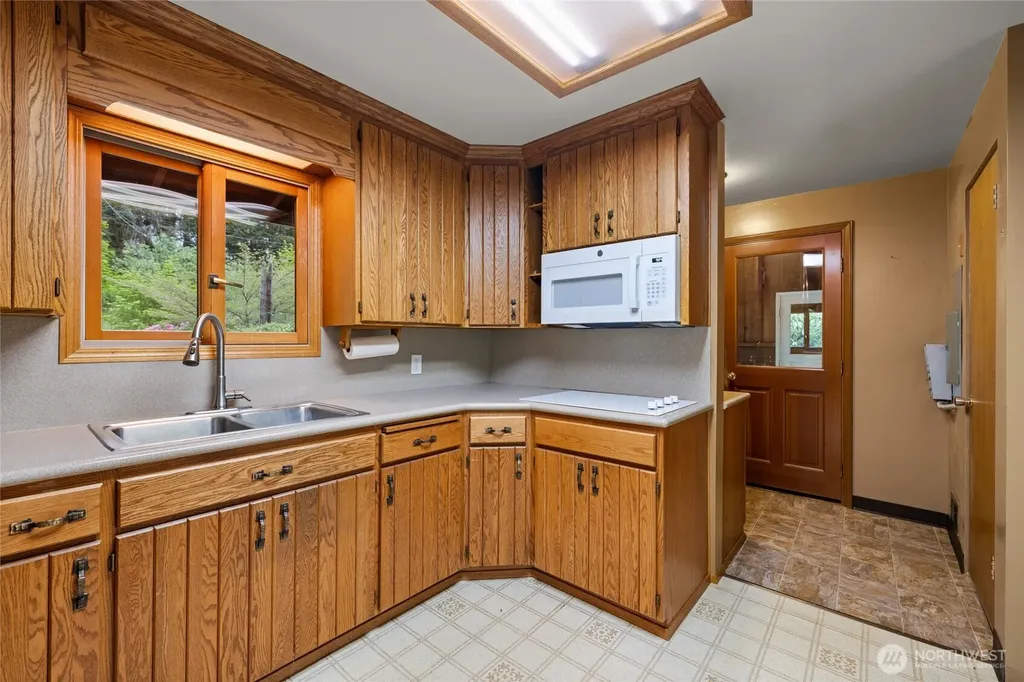 12915 412th St E Eatonville WA 98328