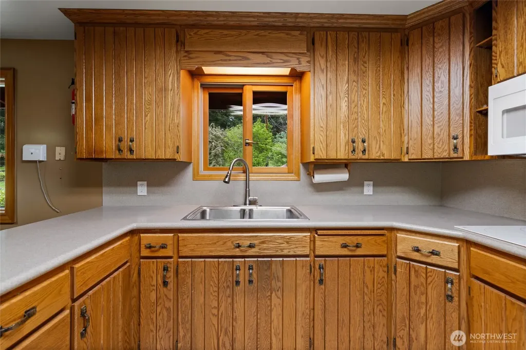 12915 412th St E Eatonville WA 98328