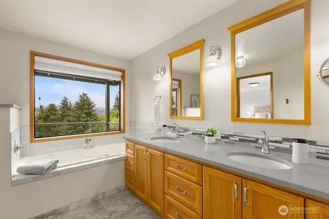 11501 136th Avenue E Puyallup WA 98374