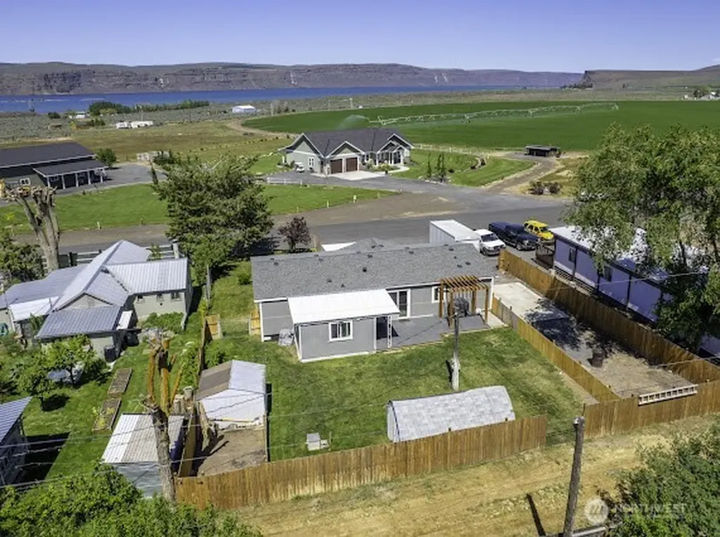 10369 Northern Avenue NE Coulee City WA 99115