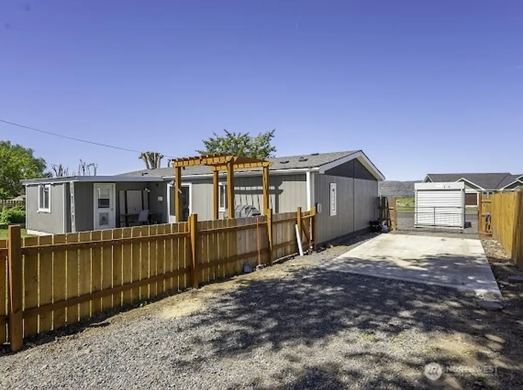 10369 Northern Avenue NE Coulee City WA 99115