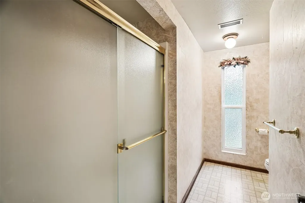 20219 SE 344th Street Auburn WA 98092
