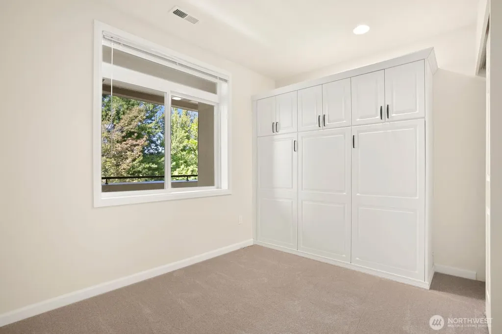 102 State Street S Kirkland WA 98033