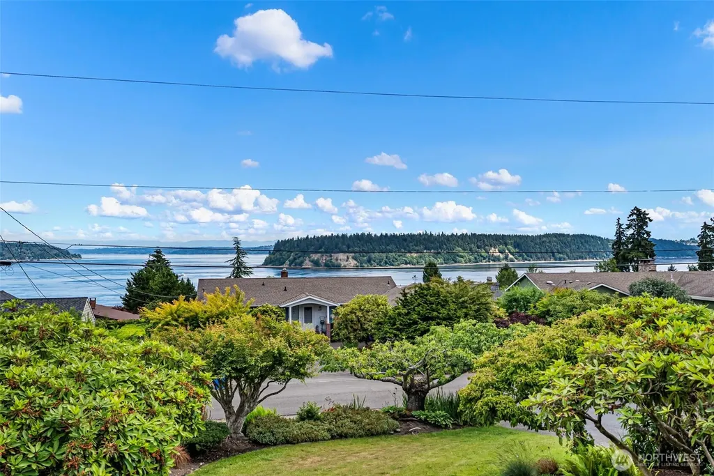 6802 Rainier Avenue Gig Harbor WA 98335