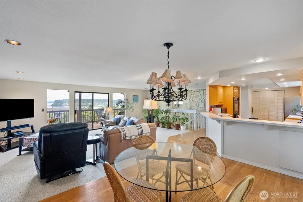 6802 Rainier Avenue Gig Harbor WA 98335