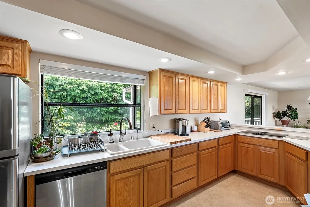 6802 Rainier Avenue Gig Harbor WA 98335