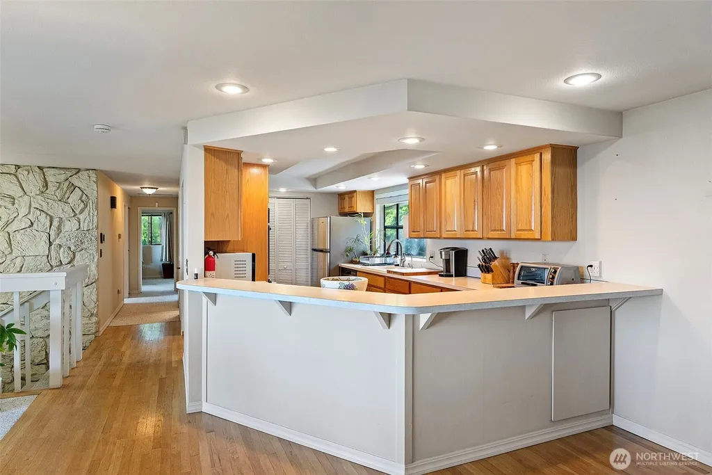 6802 Rainier Avenue Gig Harbor WA 98335
