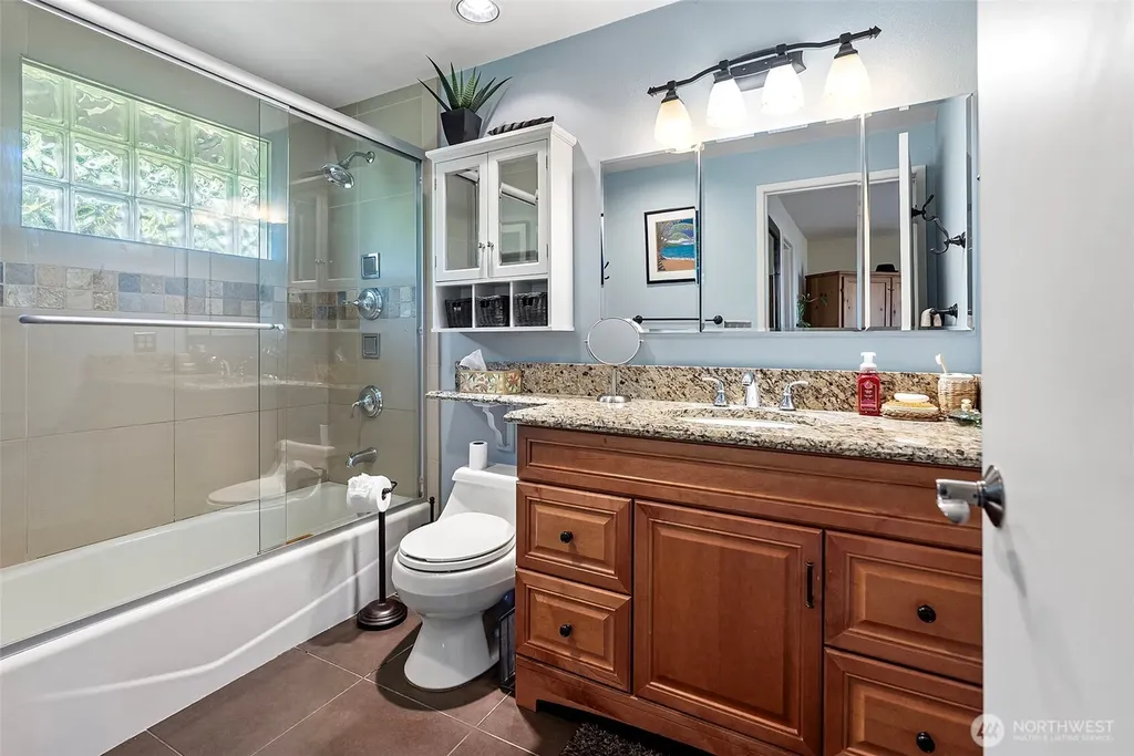6802 Rainier Avenue Gig Harbor WA 98335