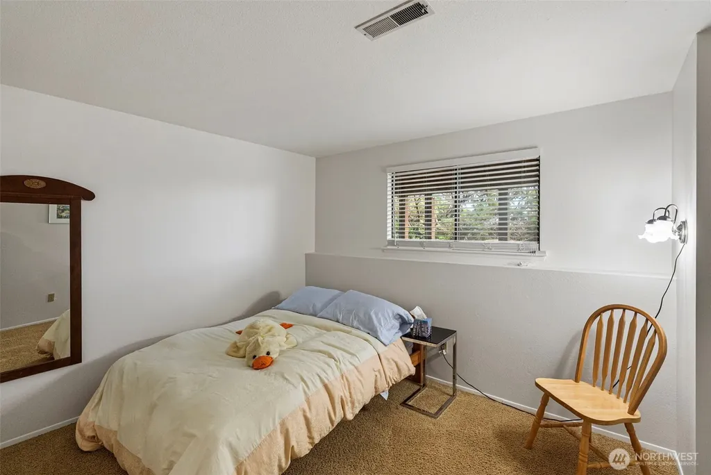 6802 Rainier Avenue Gig Harbor WA 98335