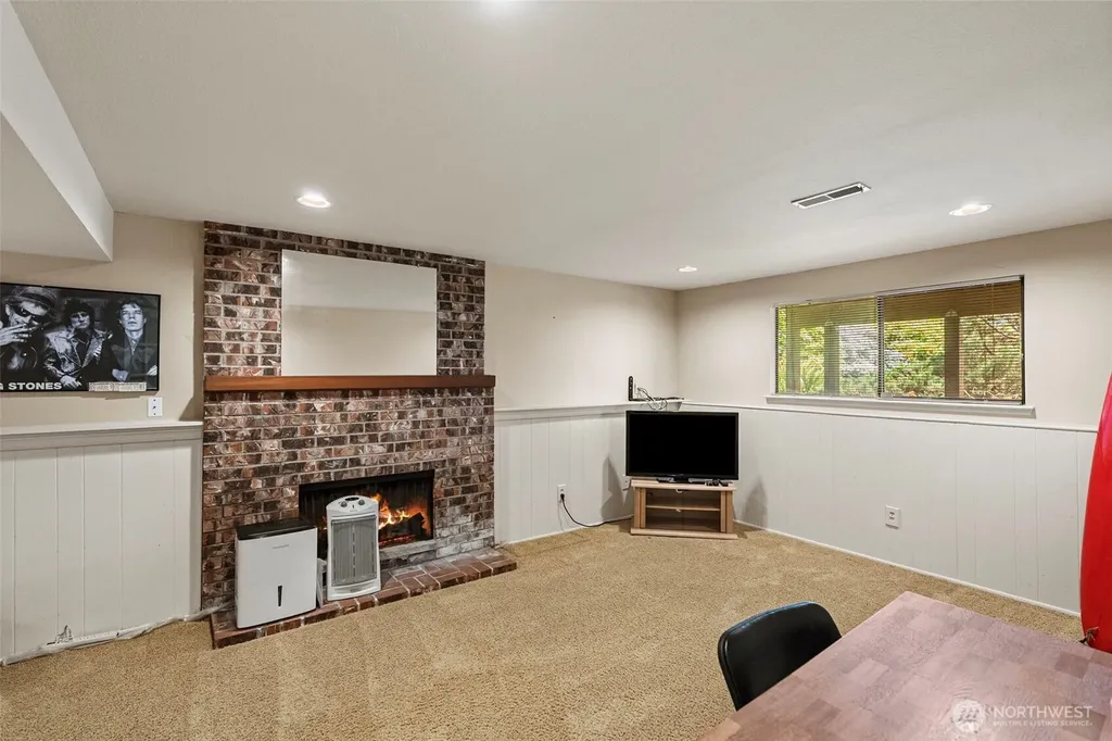 6802 Rainier Avenue Gig Harbor WA 98335