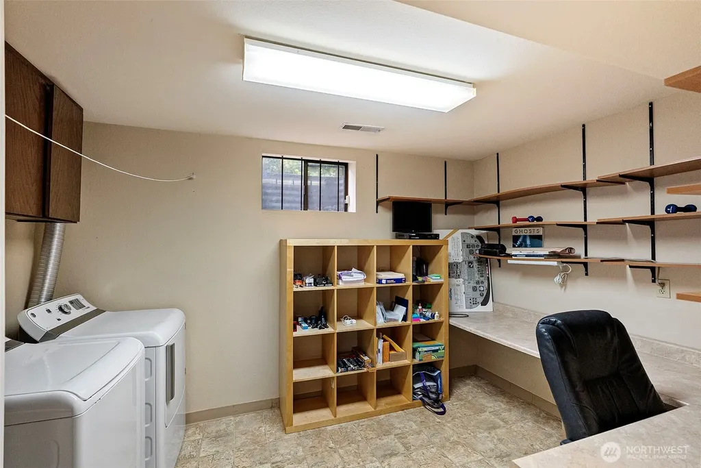 6802 Rainier Avenue Gig Harbor WA 98335