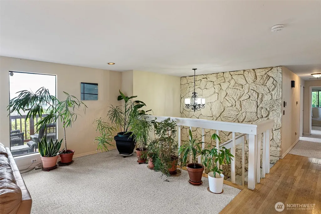6802 Rainier Avenue Gig Harbor WA 98335