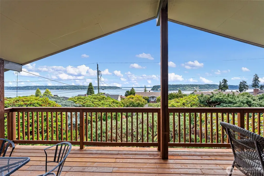 6802 Rainier Avenue Gig Harbor WA 98335