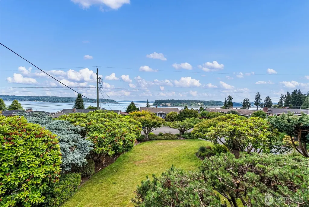6802 Rainier Avenue Gig Harbor WA 98335