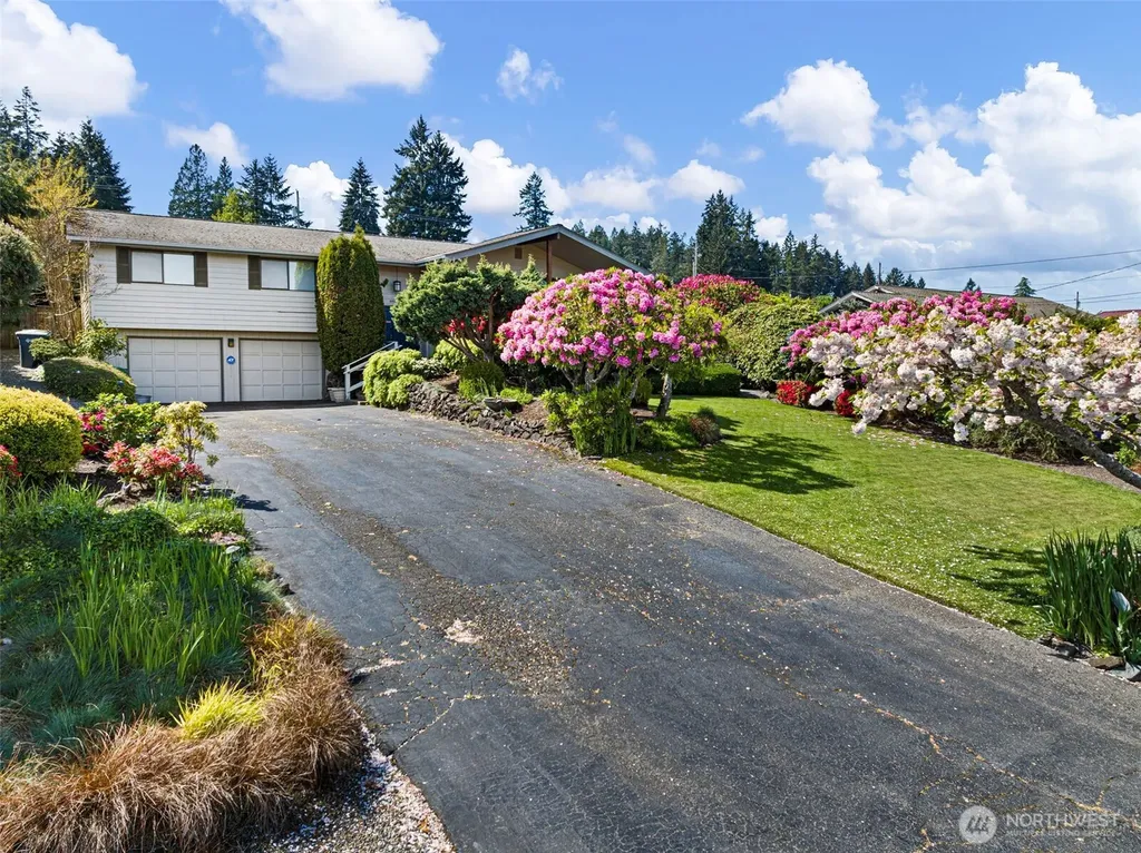 6802 Rainier Avenue Gig Harbor WA 98335