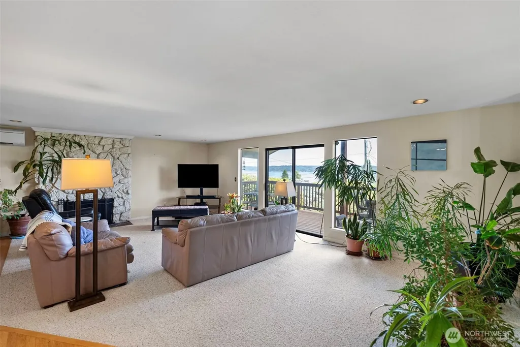 6802 Rainier Avenue Gig Harbor WA 98335