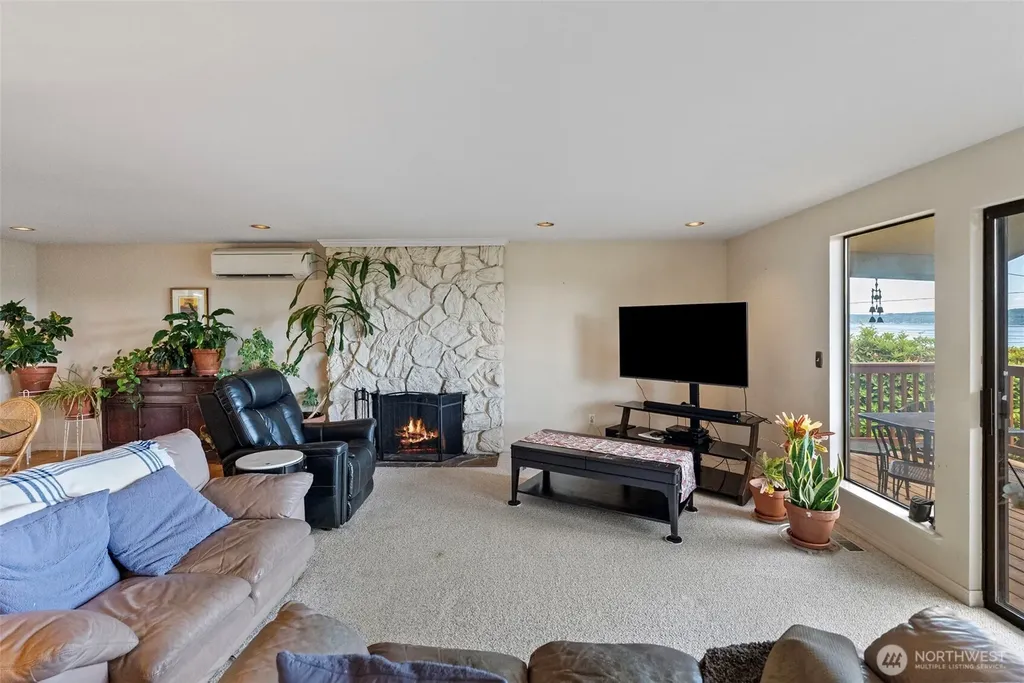 6802 Rainier Avenue Gig Harbor WA 98335