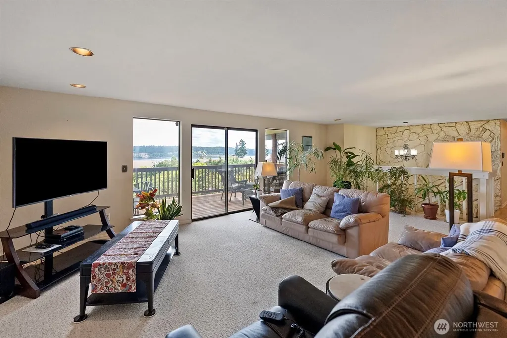 6802 Rainier Avenue Gig Harbor WA 98335