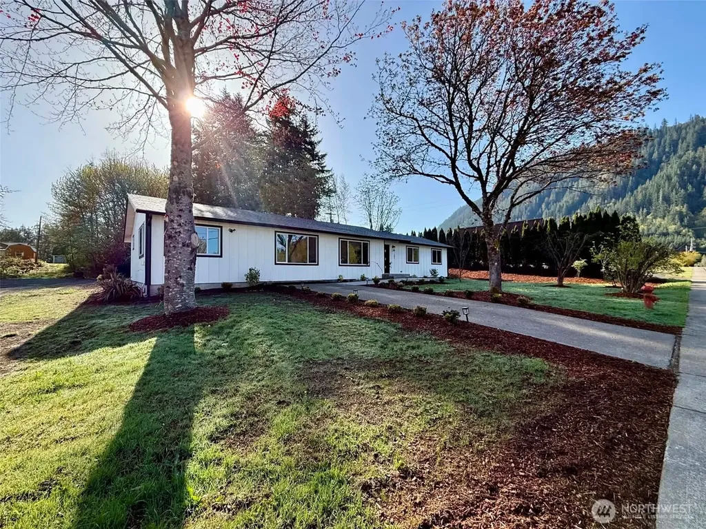 201 7th Street Morton WA 98356