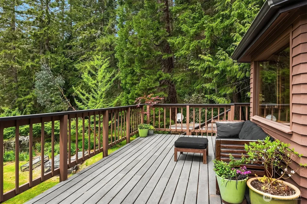 21833 103rd Avenue SW Vashon WA 98070