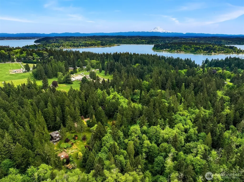 21833 103rd Avenue SW Vashon WA 98070