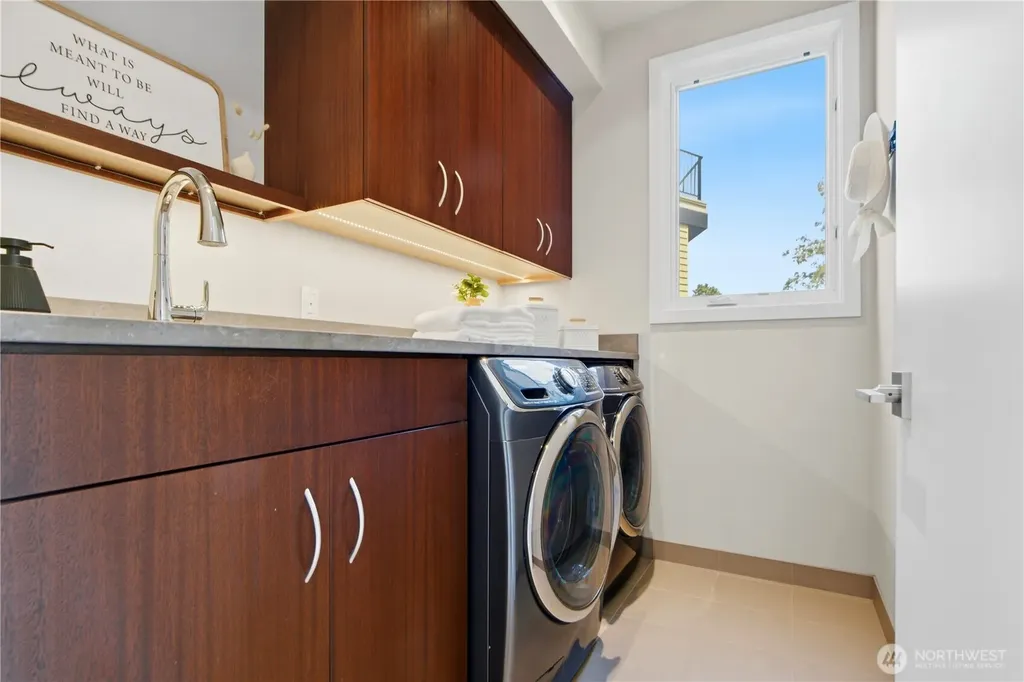 1311 Palm Avenue SW Seattle WA 98116