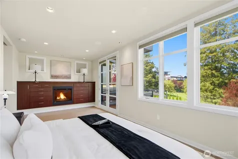 1311 Palm Avenue SW Seattle WA 98116