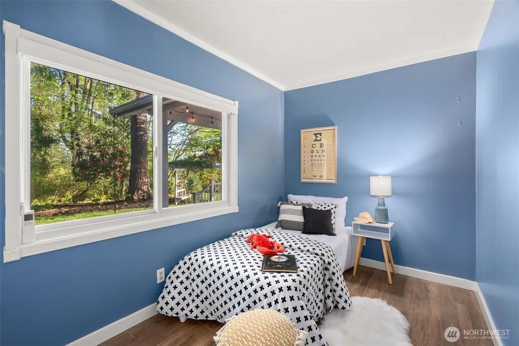 11212 NE Tiger Way Kingston WA 98346