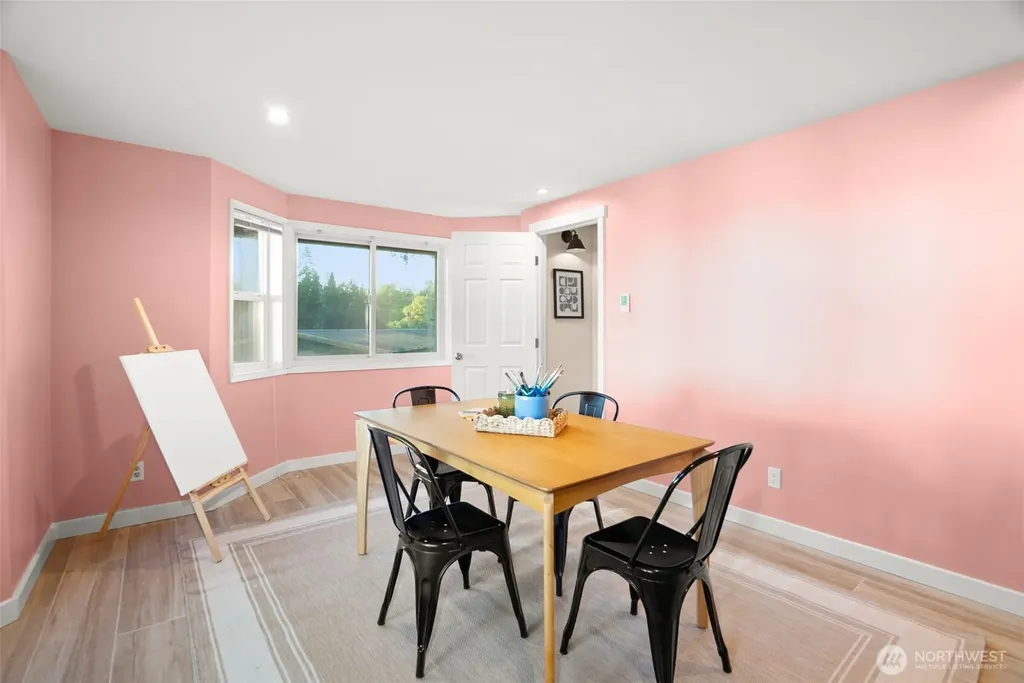 11212 NE Tiger Way Kingston WA 98346