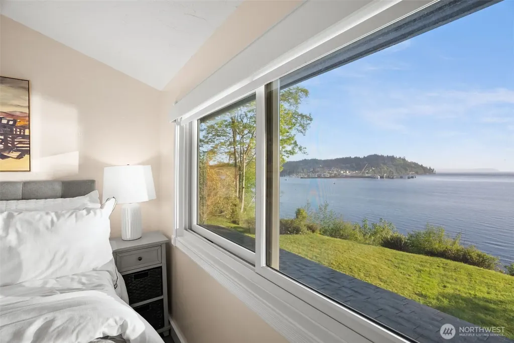 11212 NE Tiger Way Kingston WA 98346