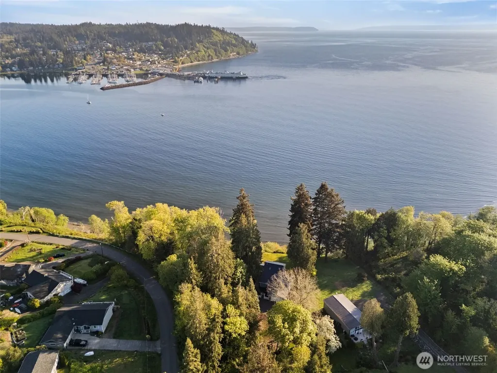 11212 NE Tiger Way Kingston WA 98346