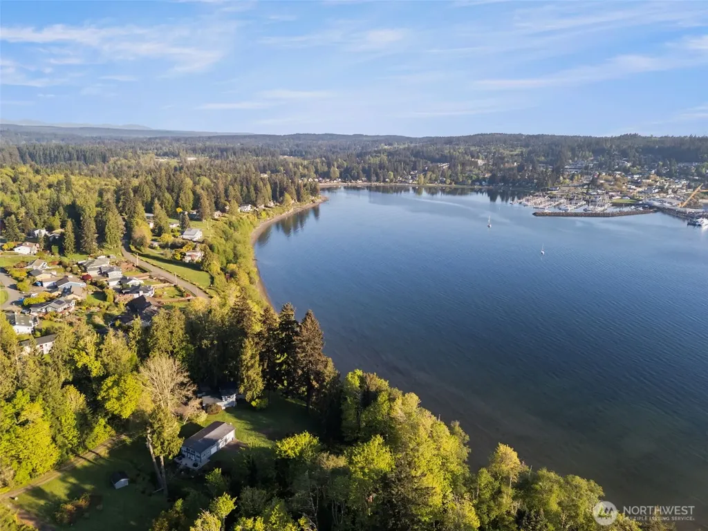 11212 NE Tiger Way Kingston WA 98346