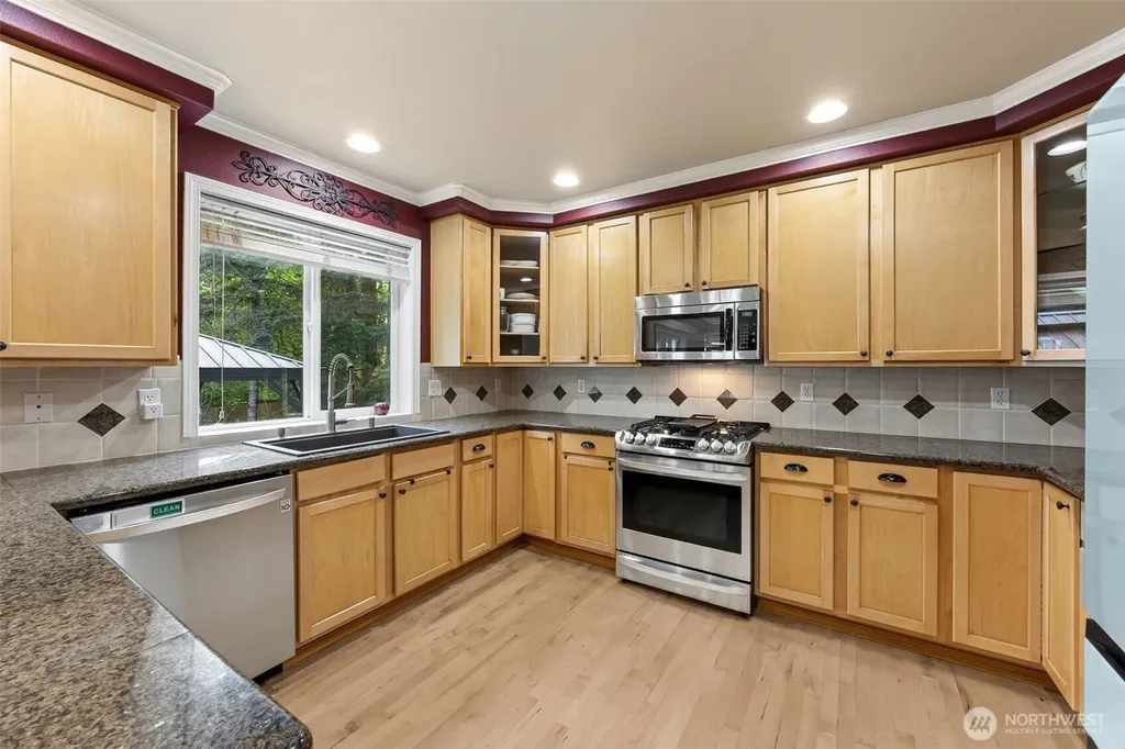 19010 5th Street E Lake Tapps WA 98391