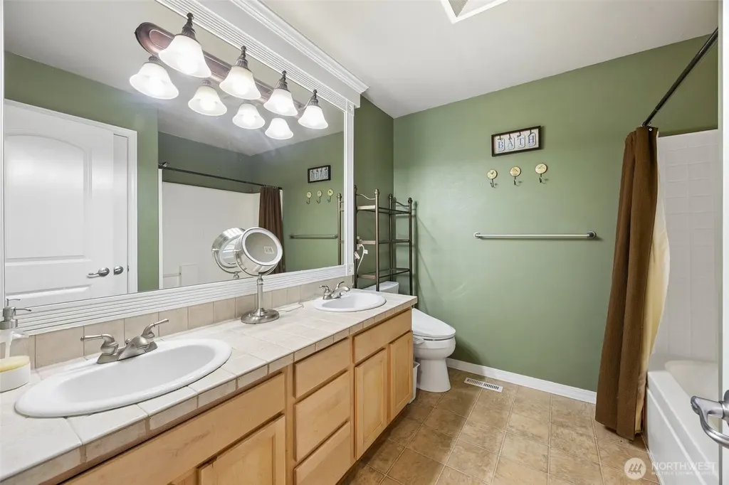 19010 5th Street E Lake Tapps WA 98391