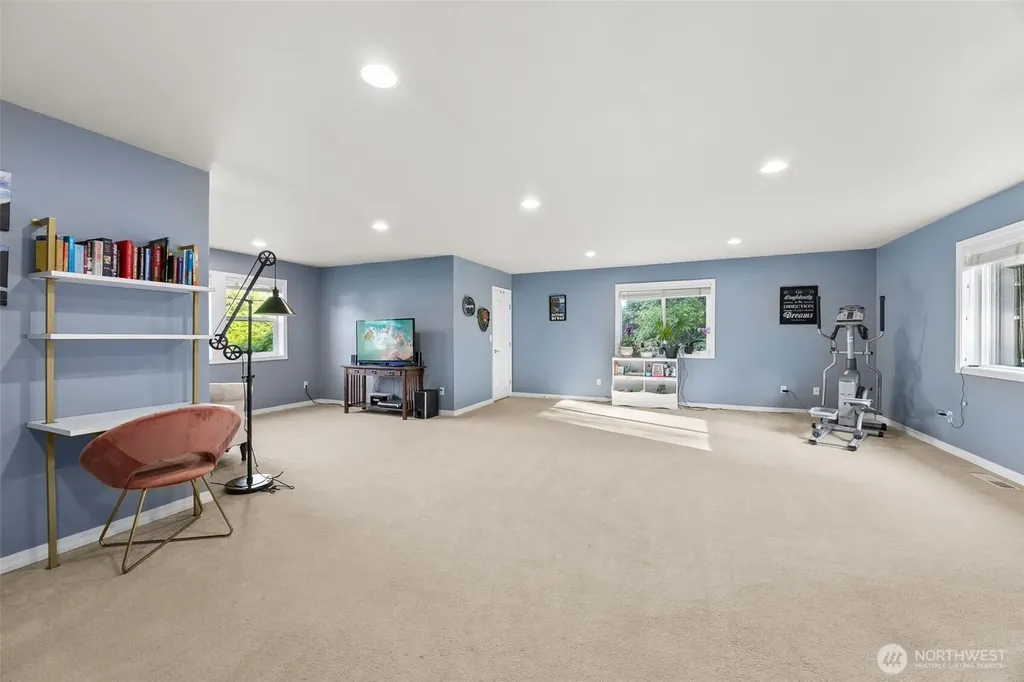 19010 5th Street E Lake Tapps WA 98391