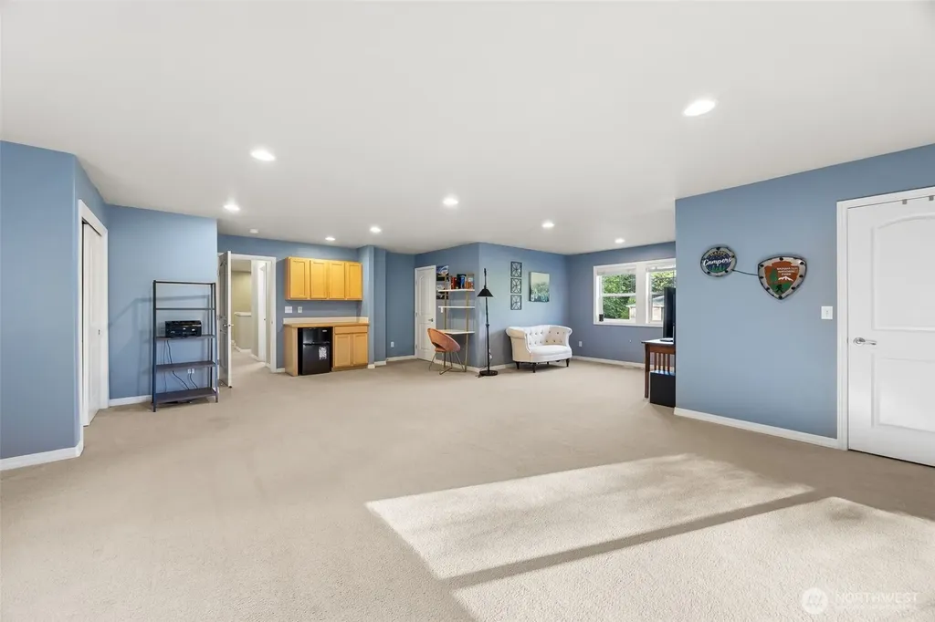 19010 5th Street E Lake Tapps WA 98391