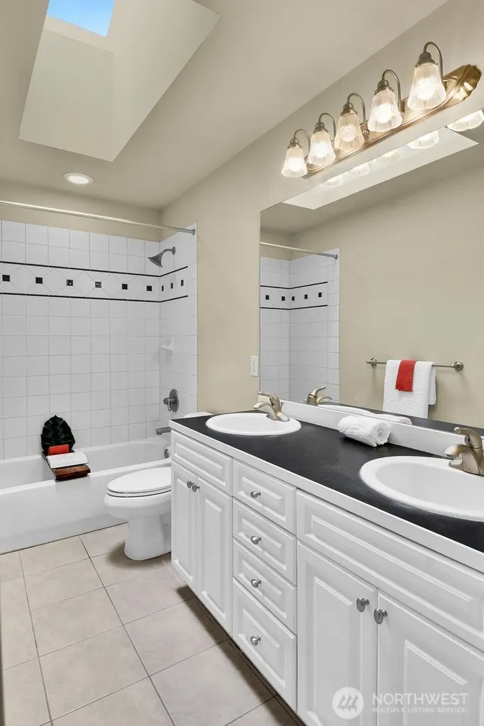 323 239th Ct SE Sammamish WA 98074