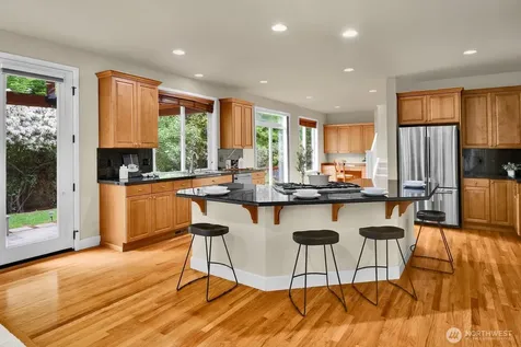 323 239th Ct SE Sammamish WA 98074