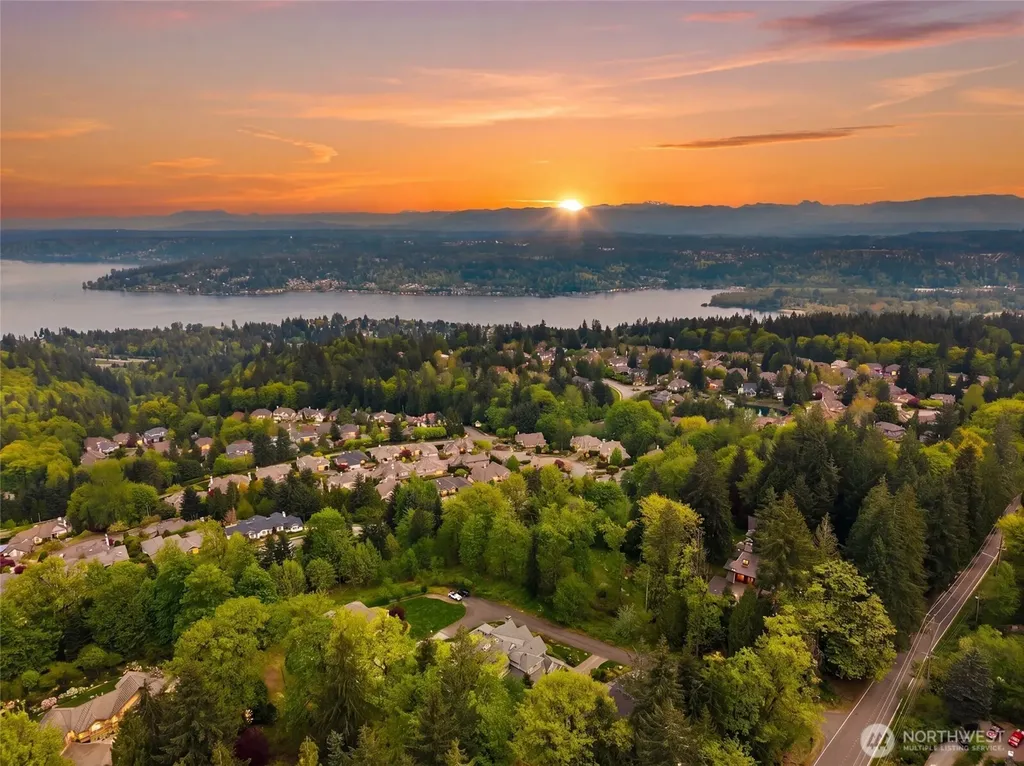 5927 178th Court SE Bellevue WA 98006