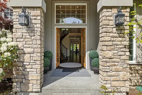 5927 178th Court SE Bellevue WA 98006
