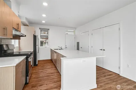 121 12th Avenue E Seattle WA 98102