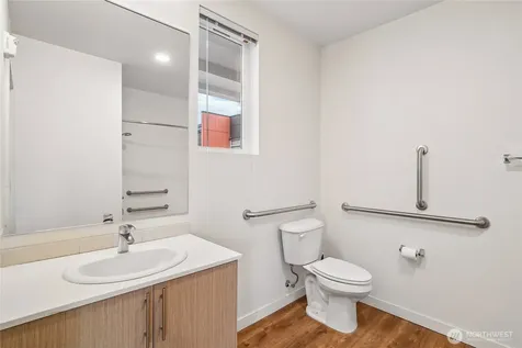 121 12th Avenue E Seattle WA 98102