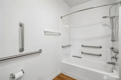 121 12th Avenue E Seattle WA 98102