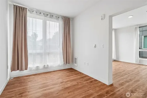 121 12th Avenue E Seattle WA 98102